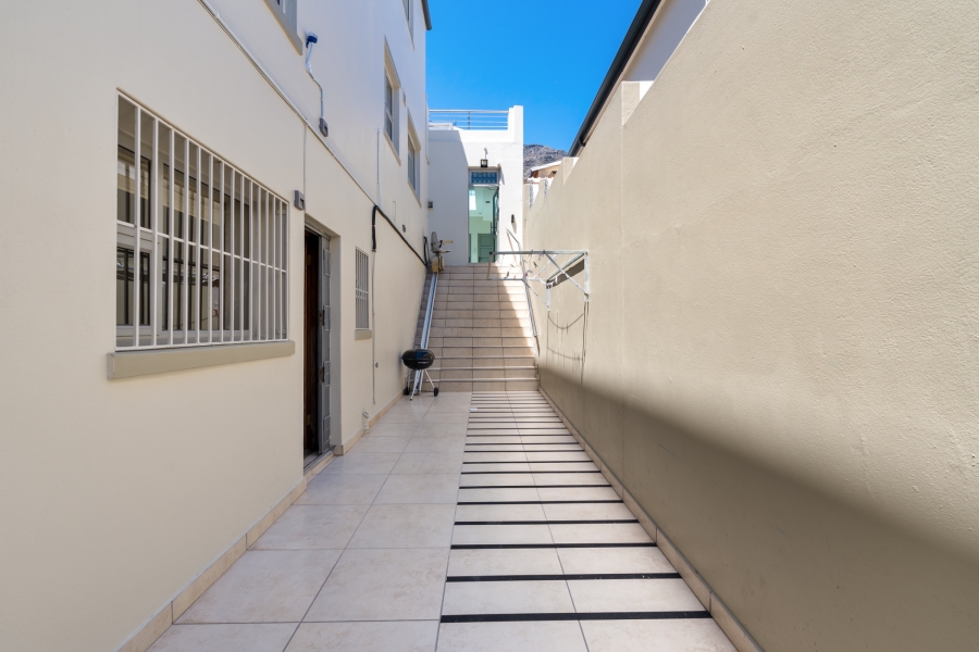 6 Bedroom Property for Sale in Walmer Estate Western Cape